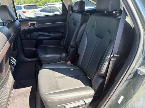 Certified 2021 Kia Sorento EX w/ EX AWD X-Line Package image 15