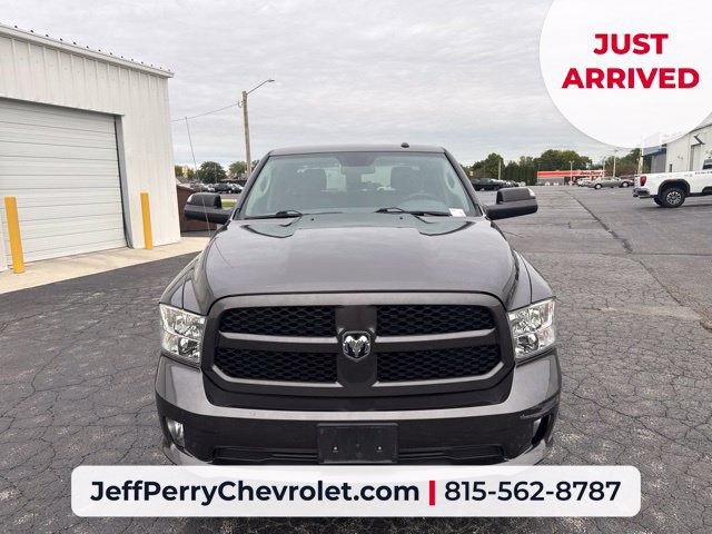 Used 2017 RAM 1500 Express AWD/4WD image 3