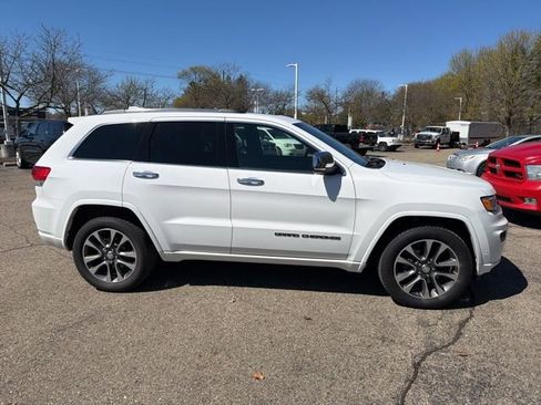 Used 2018 Jeep Grand Cherokee Overland image 7