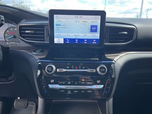 Used 2021 Ford Explorer Limited w/ Hybrid Equipment Group 310A image 16