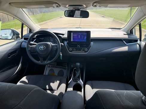 Used 2025 Toyota Corolla LE image 18