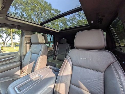 Used 2021 GMC Yukon Denali w/ Denali Ultimate Package image 22