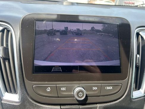 Used 2021 Chevrolet Malibu LT FWD image 16