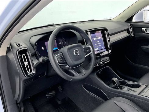 Certified 2024 Volvo XC40 B5 Core w/ Protection Package Premier AWD/4WD image 16