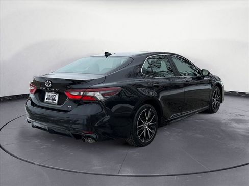 Used 2024 Toyota Camry SE image 6