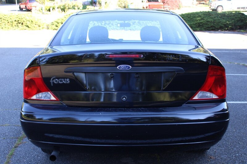 Used 2002 Ford Focus LX FWD image 10