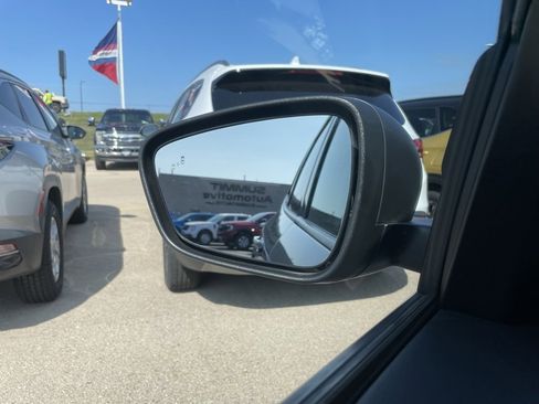 Used 2022 Ford Escape SE image 39