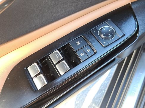 Used 2024 Lexus ES 350 w/ Accessory Package (Z1) FWD image 29