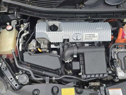 Used 2015 Toyota Prius V Three image 35