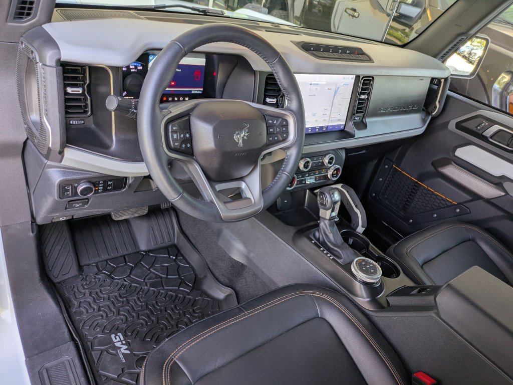 Certified 2023 Ford Bronco Badlands w/ Sasquatch Package AWD/4WD image 32