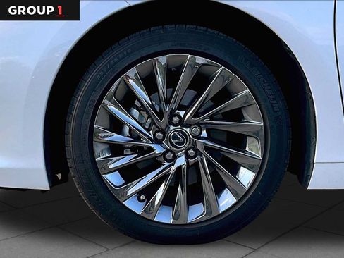Used 2024 Lexus ES 350 w/ Technology Package FWD image 9
