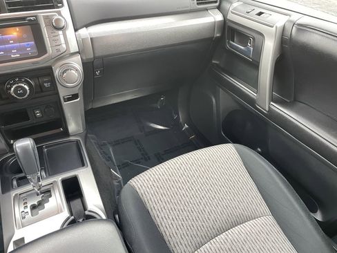 Used 2015 Toyota 4Runner Limited image 21