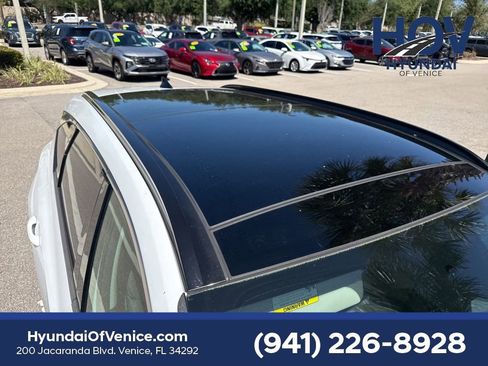 Used 2022 Hyundai Tucson Limited w/ Cargo Package FWD image 18