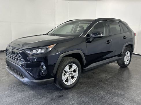 Used 2019 Toyota RAV4 XLE image 6