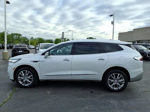 Used 2023 Buick Enclave Premium w/ Experience Buick Package FWD image 12
