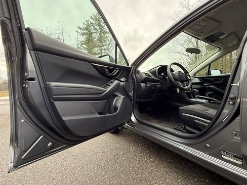 Used 2018 Subaru Impreza 2.0i Premium image 8