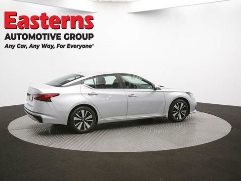 Used 2022 Nissan Altima 2.5 SV image 42