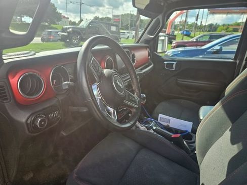 Used 2018 Jeep Wrangler Unlimited Rubicon AWD/4WD image 3