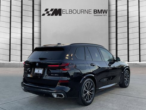 New 2026 BMW X5 xDrive50e w/ M Sport Package image 4