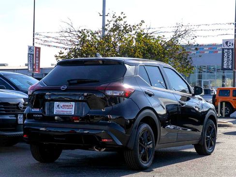 New 2025 Nissan Kicks Play S image 4