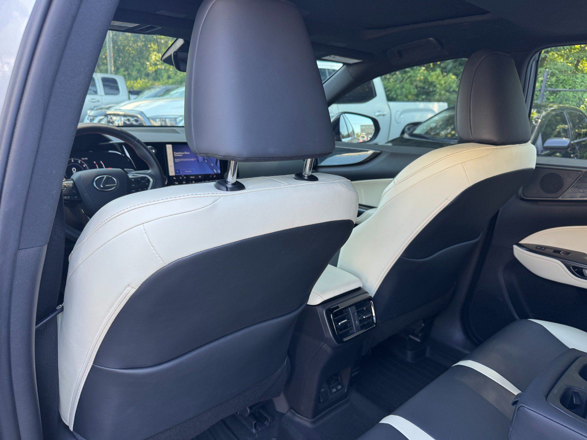 Used 2024 Lexus NX 250 FWD w/ Towing Package (2000 Lbs) image 51