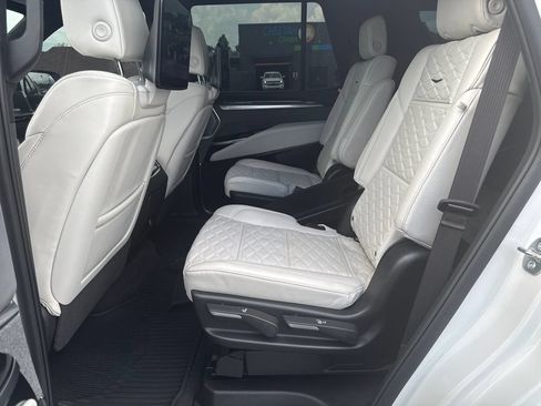 Used 2025 Cadillac Escalade V AWD/4WD image 14