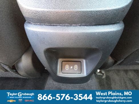 Used 2025 Hyundai Elantra SEL FWD image 31