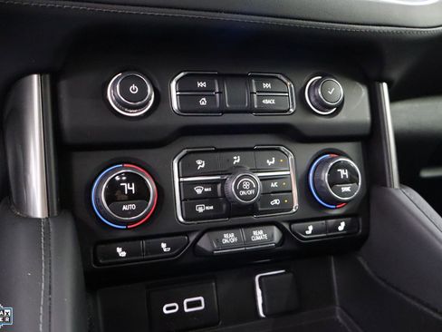 Used 2024 Chevrolet Suburban LT image 19