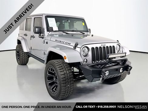 Used 2017 Jeep Wrangler Unlimited Rubicon w/ Connectivity Group AWD/4WD image 3