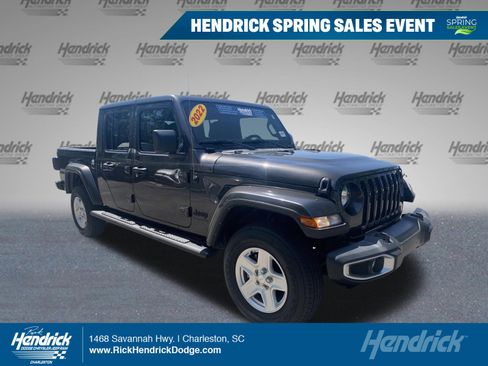 Used 2022 Jeep Gladiator Sport image 1