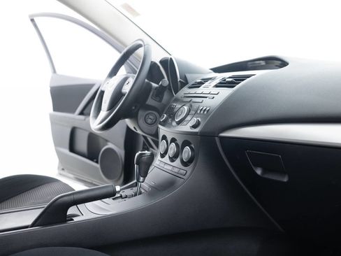 Used 2013 MAZDA MAZDA3 i Touring image 27