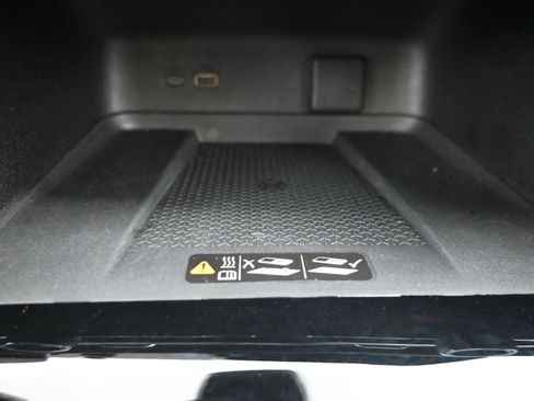 Used 2024 Chevrolet Traverse RS FWD image 22