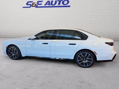 Used 2025 BMW 740i xDrive AWD/4WD image 1