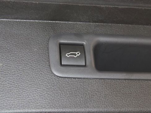 Used 2025 Toyota Highlander XSE image 14