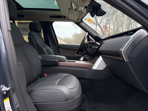 New 2025 Land Rover Range Rover SE AWD/4WD image 15