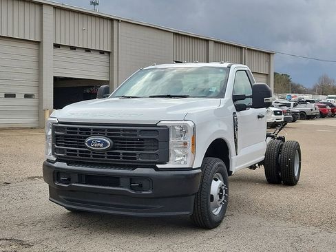 New 2026 Ford F350 XL AWD/4WD image 2