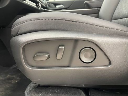 New 2026 Chevrolet Equinox LT w/ Convenience Package II image 9