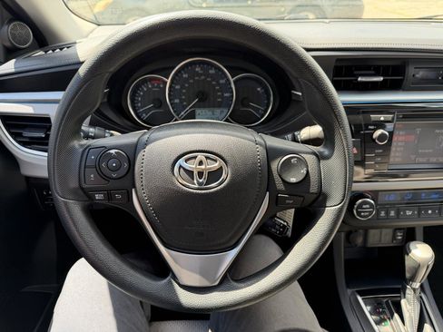 Used 2015 Toyota Corolla LE FWD image 22