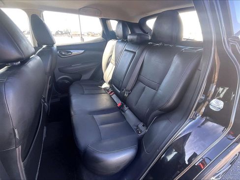 Used 2017 Nissan Rogue Sport SL w/ SL Premium Package image 18