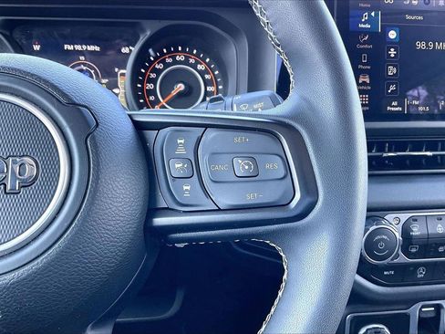 Certified 2025 Jeep Wrangler Unlimited Rubicon w/ Convenience Group image 29