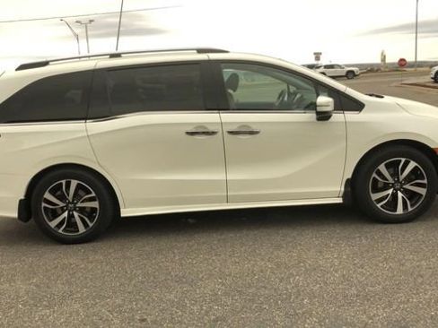 Used 2018 Honda Odyssey Elite image 9