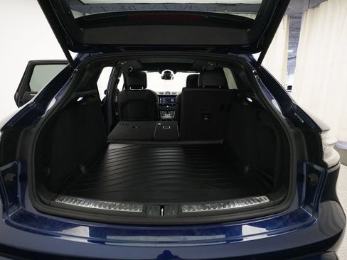 Certified 2022 Porsche Macan GTS w/ Premium Package Plus AWD/4WD image 10