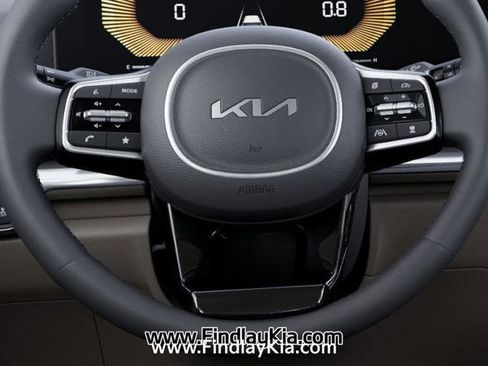 New 2026 Kia Carnival FWD image 25