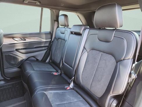 New 2026 Jeep Grand Cherokee Altitude AWD/4WD image 14