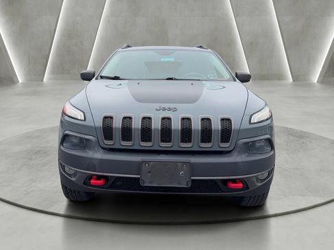 Used 2015 Jeep Cherokee Trailhawk w/ Cold Weather Group AWD/4WD image 2