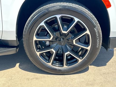 Used 2023 Chevrolet Suburban RST w/ Luxury Package RWD image 10
