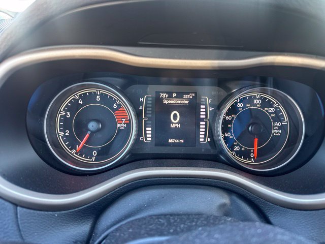 Used 2018 Jeep Cherokee Latitude w/ Cold Weather Group FWD image 10