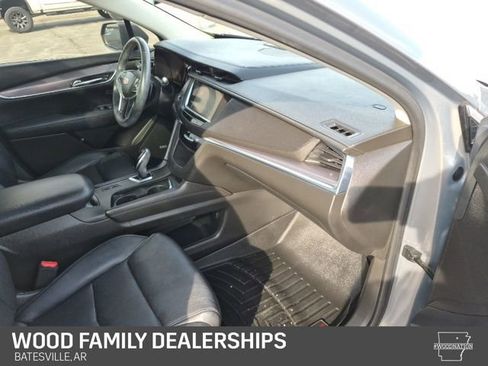 Used 2017 Cadillac XT5 Luxury image 32