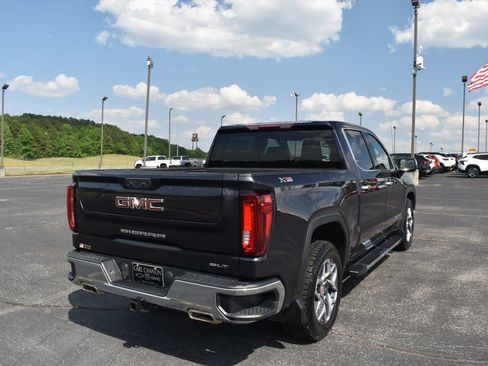 Used 2022 GMC Sierra 1500 SLT w/ X31 Off-Road Package AWD/4WD image 4