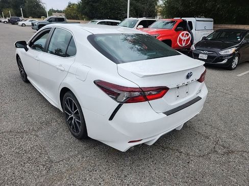 Used 2023 Toyota Camry SE w/ Cold Weather Package FWD image 3